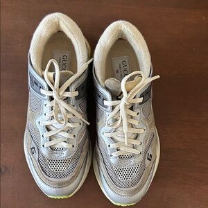 Gucci Women's Silver and Cream Sneakers